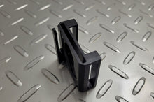 Load image into Gallery viewer, Covertec Saber Clip